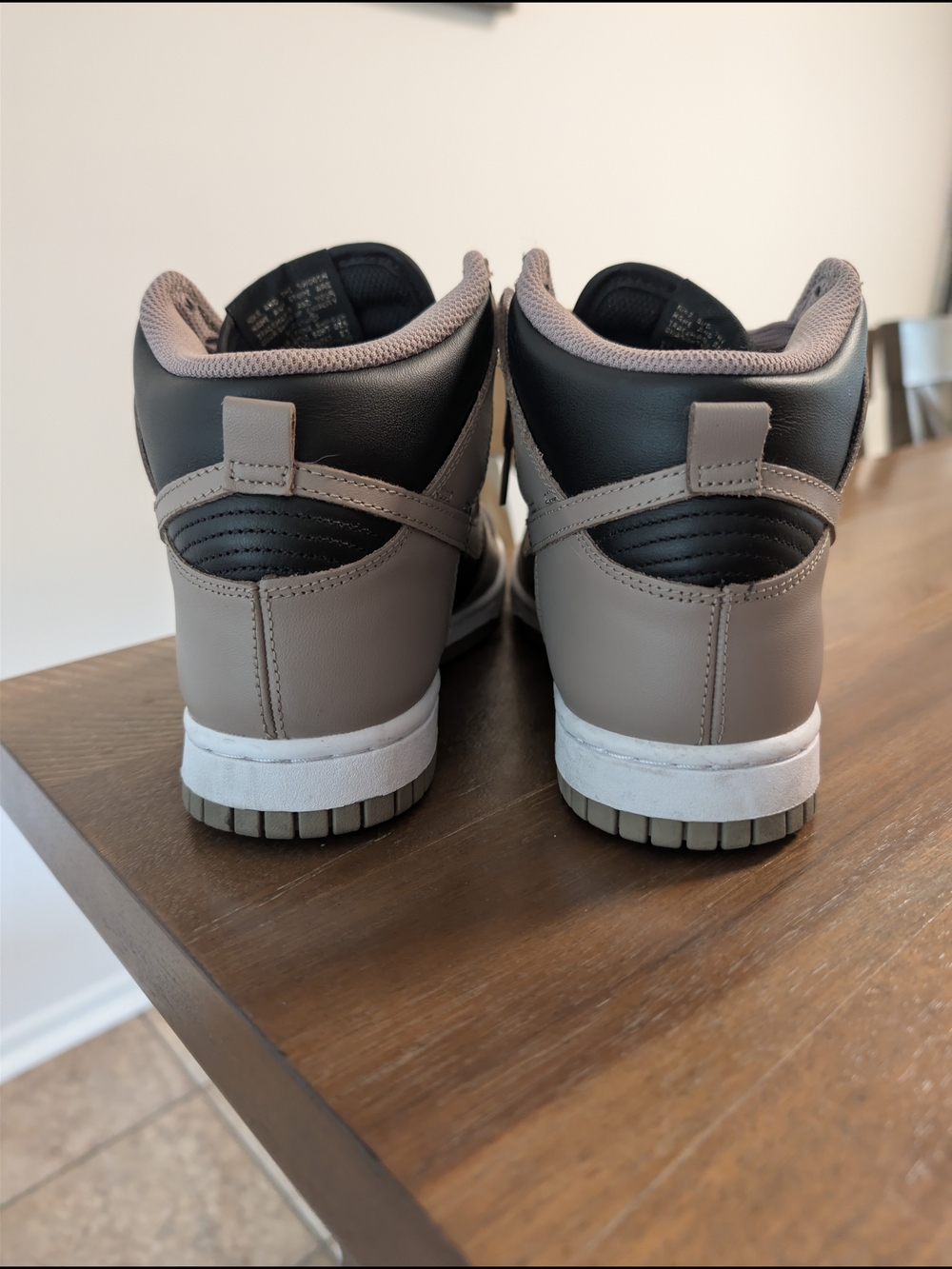 Nike Women's Dunks High Moonfossil - Picture 3 of 6
